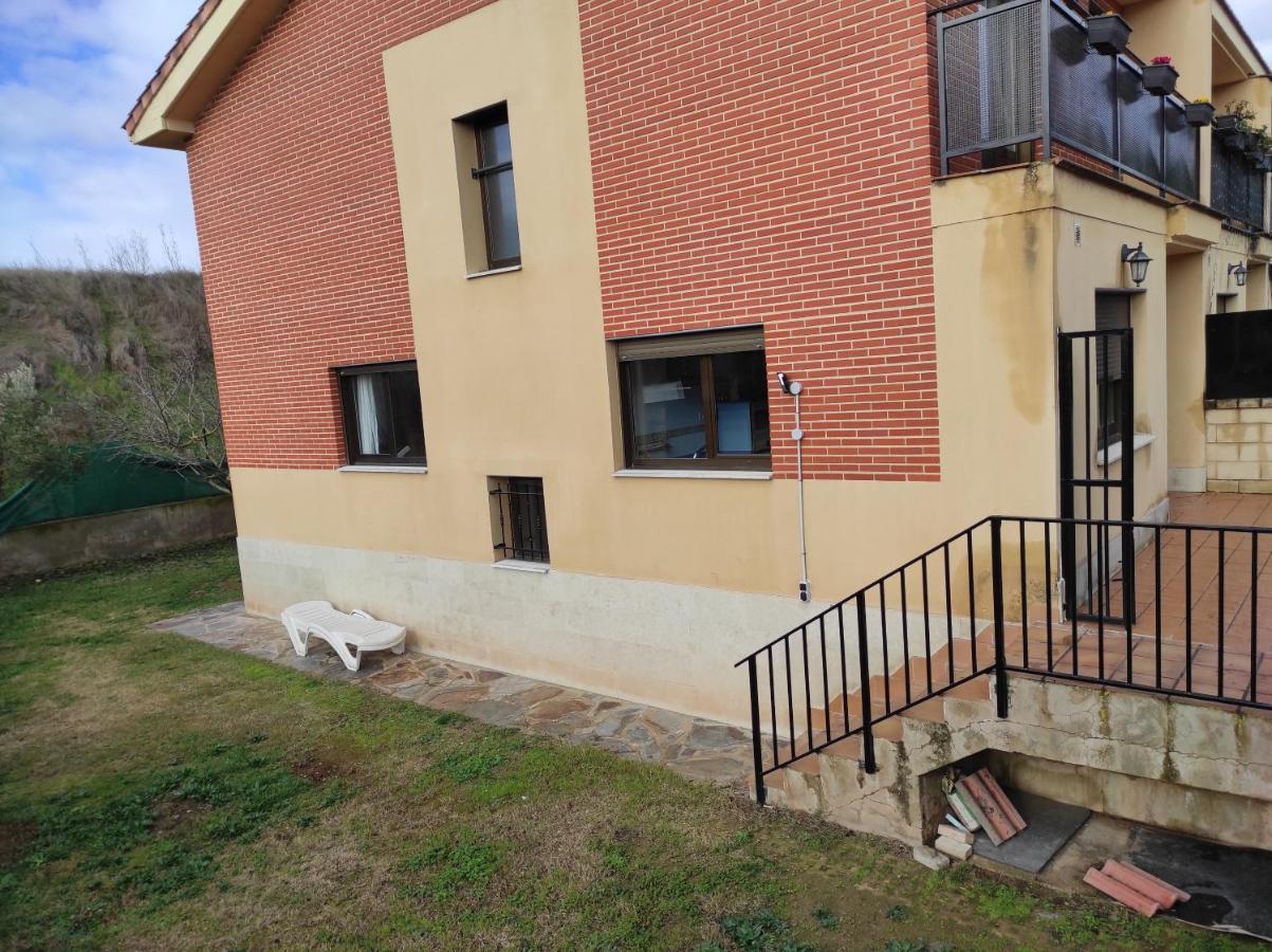 En El Corazon Del Barrio De La Estacion Villa Haro Exteriör bild