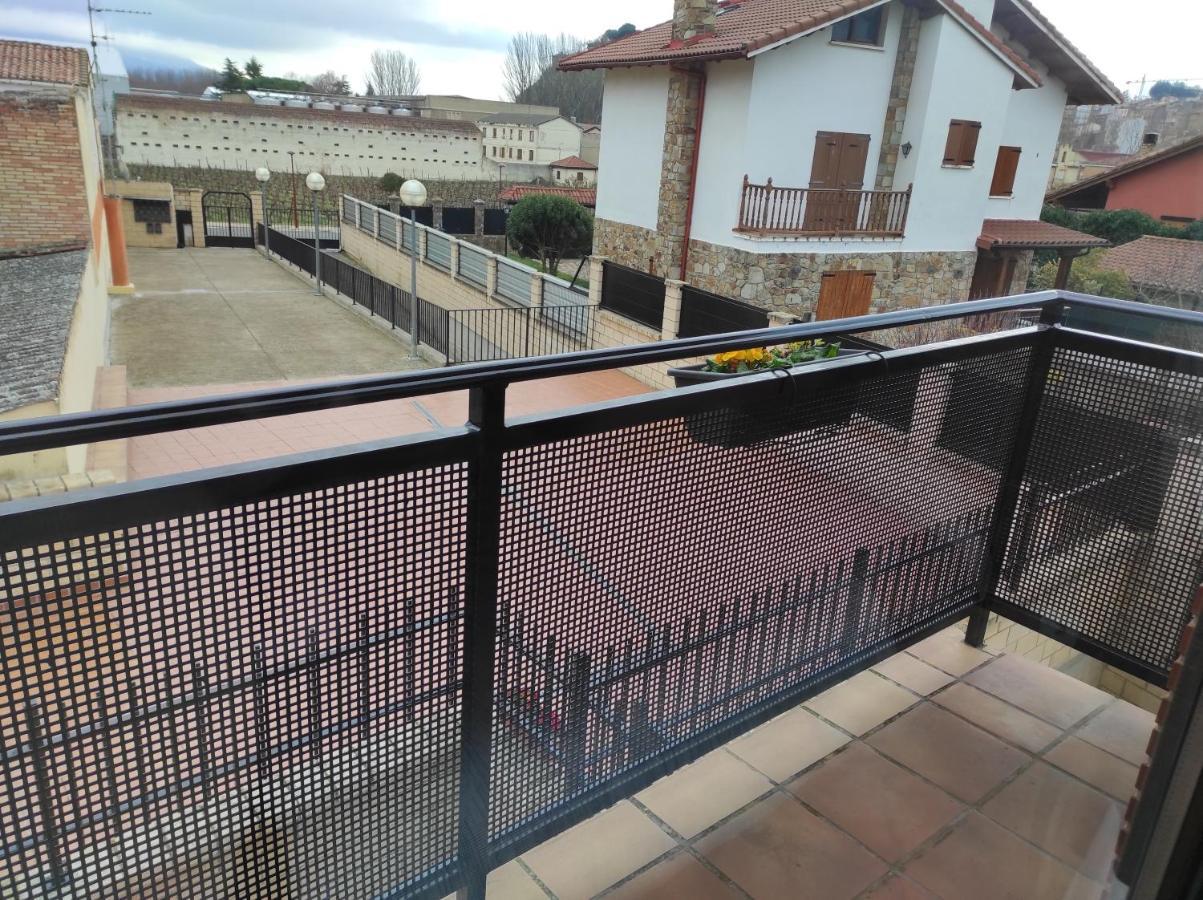 En El Corazon Del Barrio De La Estacion Villa Haro Exteriör bild